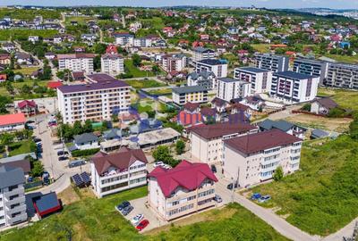 Apartament cu 3 camere decomandat, mobilat în Vișani