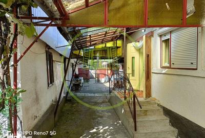 Casă cu 4 camere cu Teren 1300 Mp în Solovăstru - 2