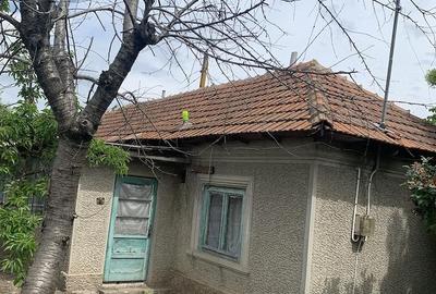 Casă cu Teren 620 Mp în Central - 2