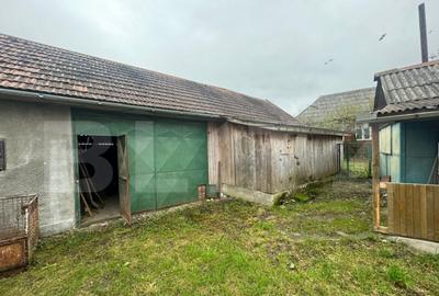 Casa individuala, 3300 mp teren, zona Sintereag - 18