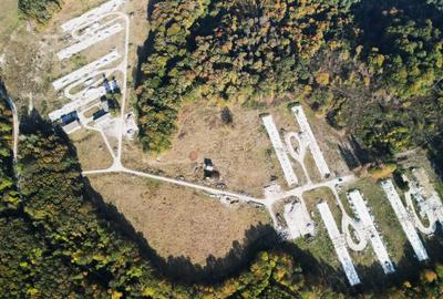 Teren Intravilan - Amplasare Unica - 32