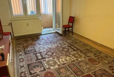Apartament cu 3 camere decomandat în Soarelui