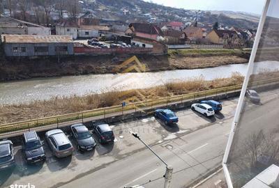 Apartament cu 2 camere în Independenței