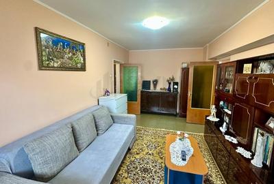 Apartament cu 3 camere semidecomandat în Titan - 3