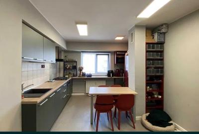 Piata Victoriei,METROU  Banu Manta,bl,1983,Amenajat,boiler,moblat,Liber - 4