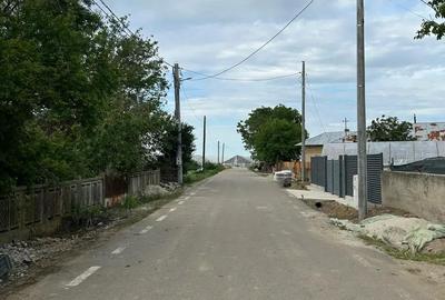 Teren de 1200 mp, în Vărăști
