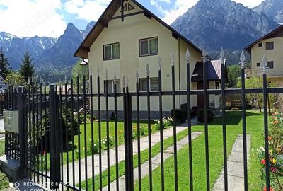 Casă cu Teren 300 Mp în Central - 3