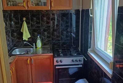 Apartament cu 2 camere semidecomandat în P-ța Doina - 5