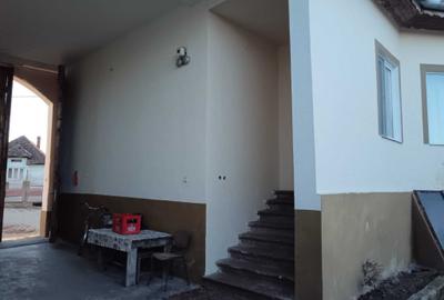 Casă cu 4 camere în Mândra - 2