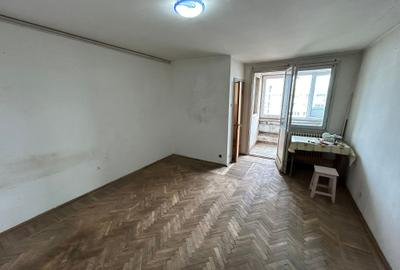 Garsonieră decomandată în Titan - 1