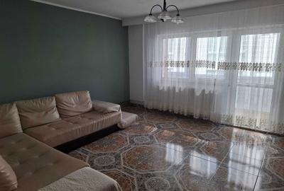 Apartament cu 3 camere decomandat în Răcădău - 1