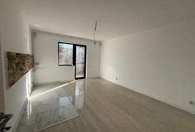 Apartament cu 3 camere decomandat în Mânăstirea
