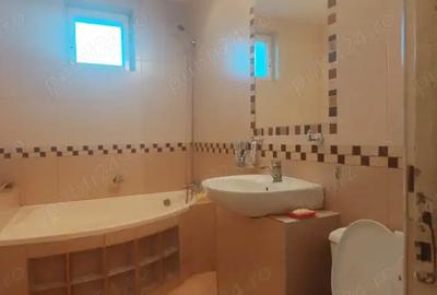 Apartament cu 4 camere de vanzare - 2