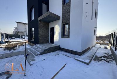 Casă individuală cu 4 camere cu Canalizare în Domnești - 2