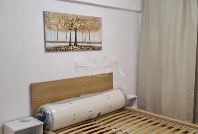 Apartament cu 2 camere semidecomandat, mobilat în Central