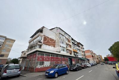 Spatiu comercial 150 mp, vitrina stradala 25 m.l. - 9 Mai - 3