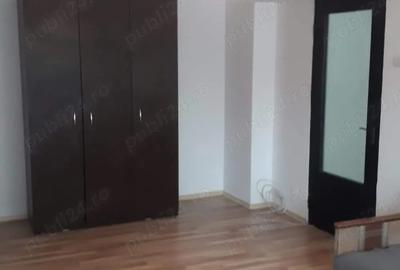 Proprietar inchiriez apartament cu 2 camere 340 euro luna