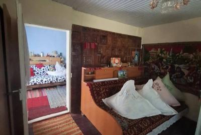 De vanzare casa la 15 min de Roman din caramida, 1600 mp teren, 37.000 euro - 1