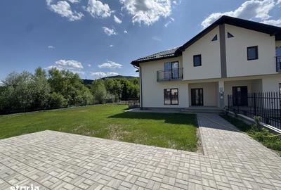 Casă cu 4 camere cu Teren 500 Mp în Bujoreni - 8