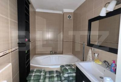 Spațiu comercial, de 220 mp, în George Enescu - 3