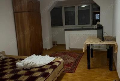 Apartament cu 3 camere decomandat în Central - 1