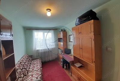 Apartament cu 3 camere decomandat, mobilat în Central - 1