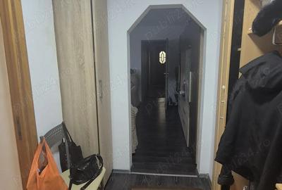 Apartament cu 3 camere semidecomandat în Micro 5 - 4
