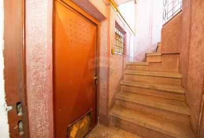 Casa Vilă cu 7 camere de vanzare, 250 mpu, 200 mp, teren în Buzau - 58