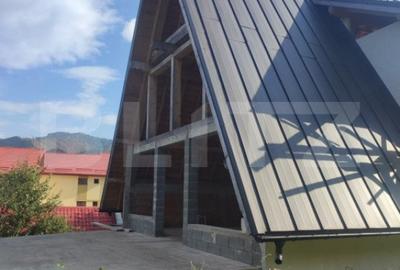 Casă cu 3 camere cu Canalizare în Central - 1