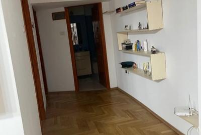 Apartament cu 3 camere semidecomandat, mobilat în Lujerului - 10