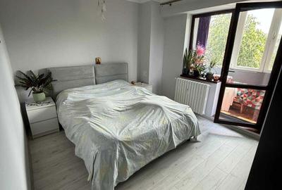 Apartament cu 3 camere decomandat în Runcu - 8