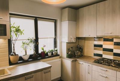 Apartament cu 3 camere semidecomandat, mobilat în Europa