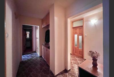 Apartament spatios ,decomandat 4 camere, etaj 2, Reșița. - 6