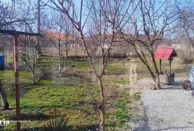 Casă cu 3 camere cu Teren 300 Mp în Central - 2