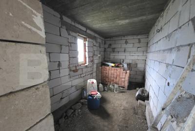 Casa la tara de vanzare, cu 13 ari de teren, la 40 km de Bi - 28