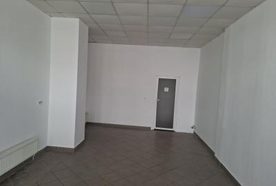 Spațiu comercial, de 40 mp, în Central - 6