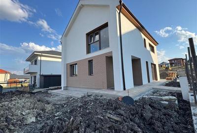 Casă individuală cu 4 camere cu Canalizare în Chinteni - 3