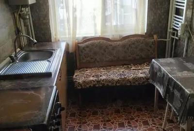 Apartament cu 2 camere semidecomandat în Podu Roș