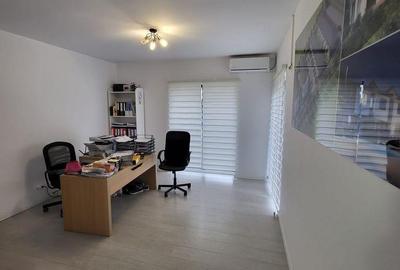 Apartament cu 3 camere în Central - 2