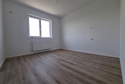 Casă cu 4 camere cu Canalizare în Central - 6