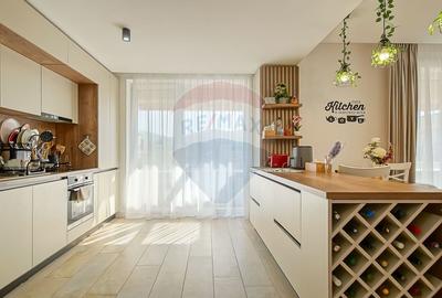 Apartament cu 4 camere decomandat, mobilat în Tractorul - 30