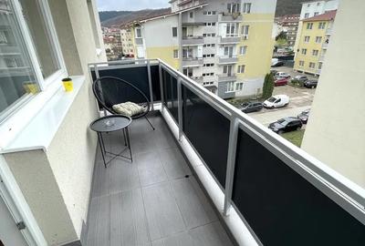 Apartament cu 3 camere semidecomandat, mobilat în Florești - 11