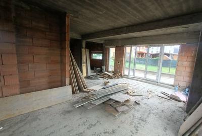 Duplex cu 4 camere în Florești