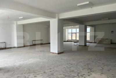 Inchiriere spa?ii birouri ?i comerciale, 637 mp, 6 /mp - 4