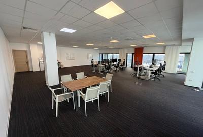 Office next to Promenada Mall with parking and private balcony - 3