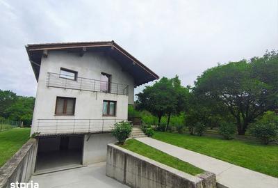 Casă cu 5 camere cu Teren 1200 Mp în Bucovăț - 1