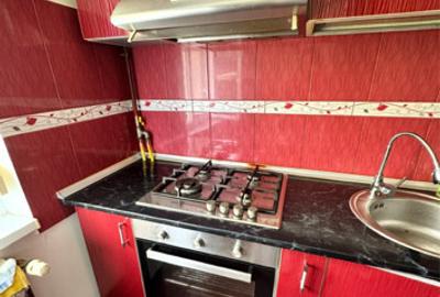 Apartament cu 3 camere decomandat zona Cotu Mic - 1