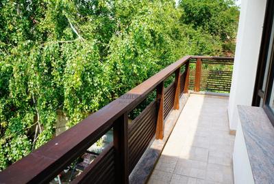 Casă individuală cu 6 camere cu Canalizare în Apărătorii Patriei - 19