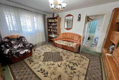 Apartament cu 2 camere semidecomandat în Micro 4 - 6