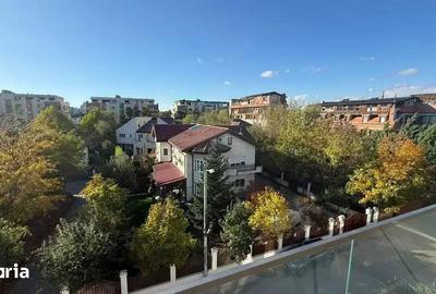 Apartament cu 4 camere în Central - 2